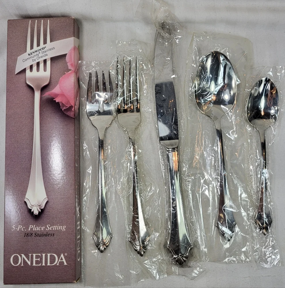 Oneida KENWOOD Stainless FLATWARE 5pc Place Setting Knife 2 Forks 2 Spoons NOS